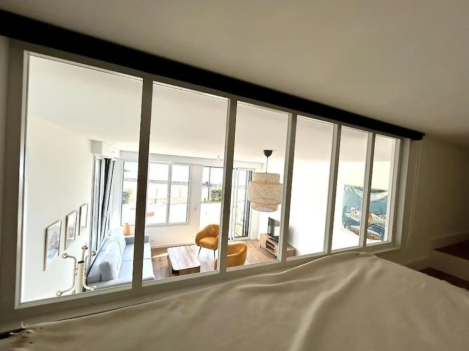 Bel Appartement Face Mer ビリエ